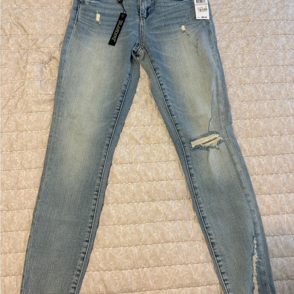 Blank NYC JEANS - Picture 2 of 3